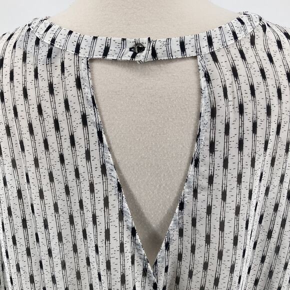 ASTR Womens White Black Long Sleeve Surplice Back Sheer Blouse Size L - Picture 6 of 8